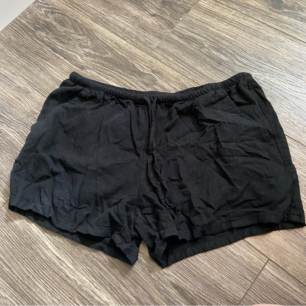H&M Divided black linen blend pull on shorts size M